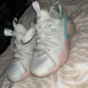 Air Huarache by Nike